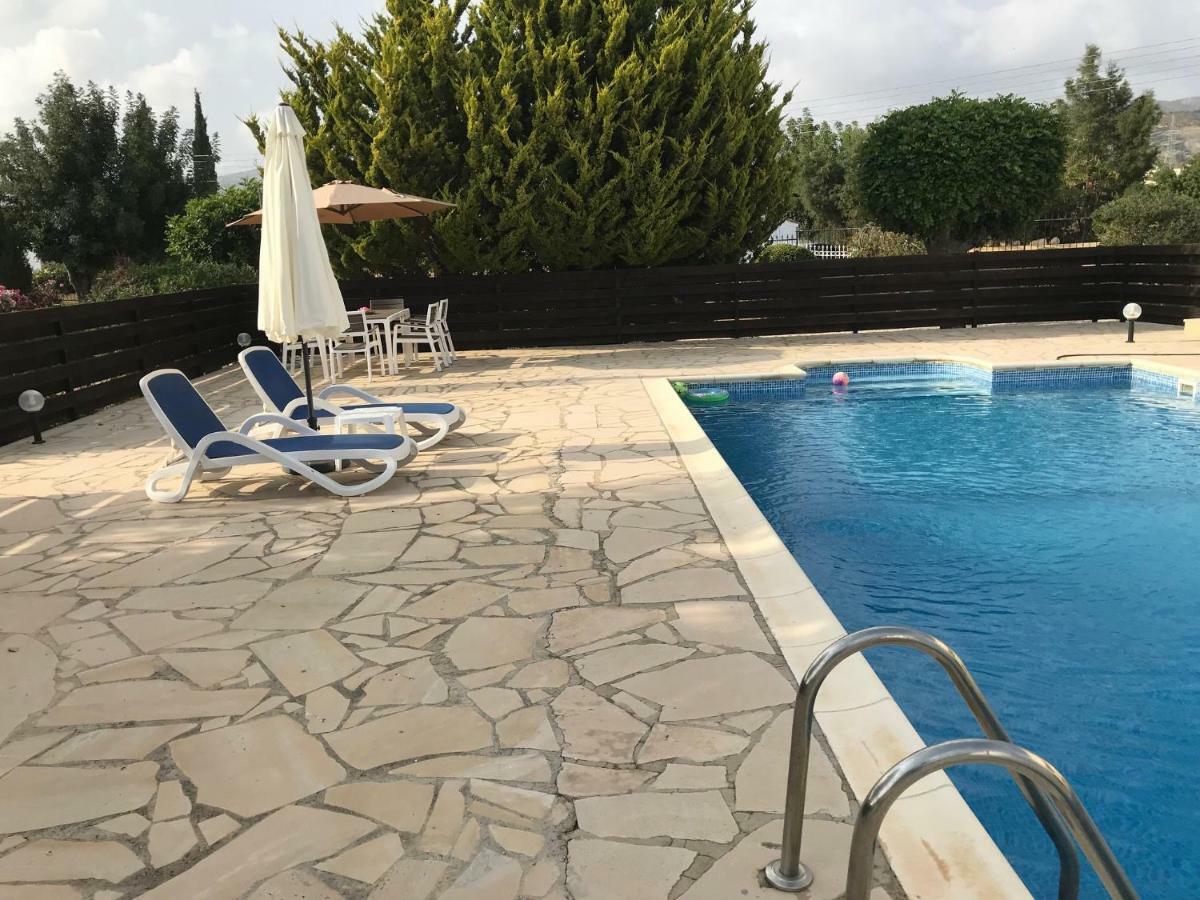 Lilly Villa Peyia Exterior photo